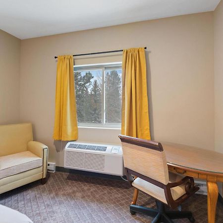 Wagon Wheel Hotel West Yellowstone Exterior photo