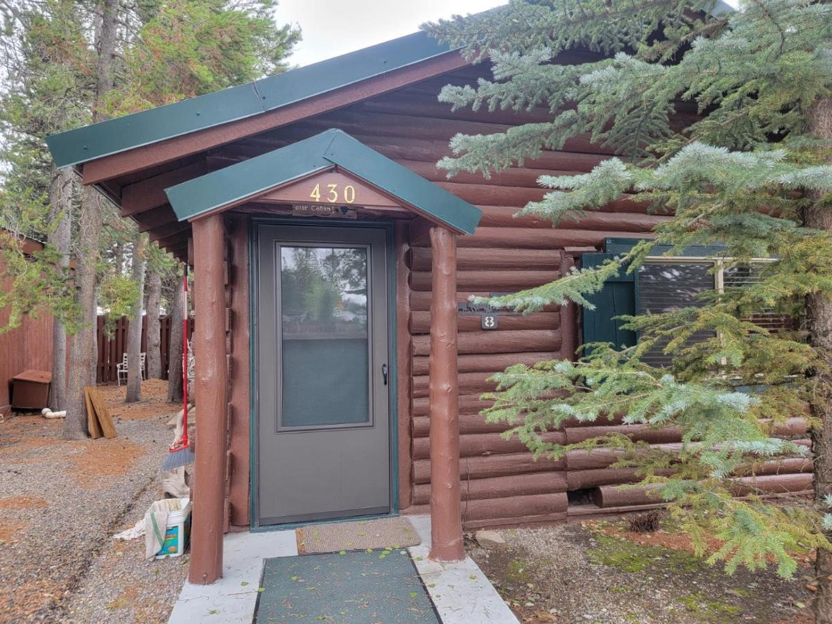 Wagon Wheel Hotel West Yellowstone Exterior photo