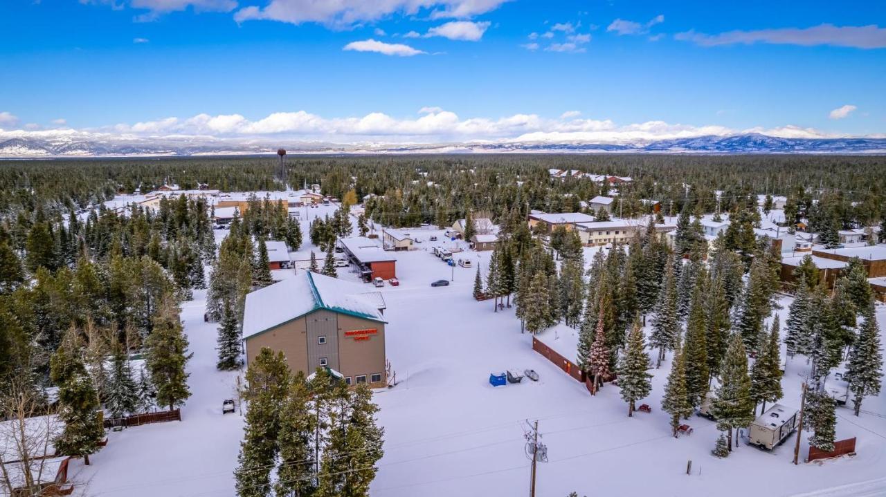 Wagon Wheel Hotel West Yellowstone Exterior photo