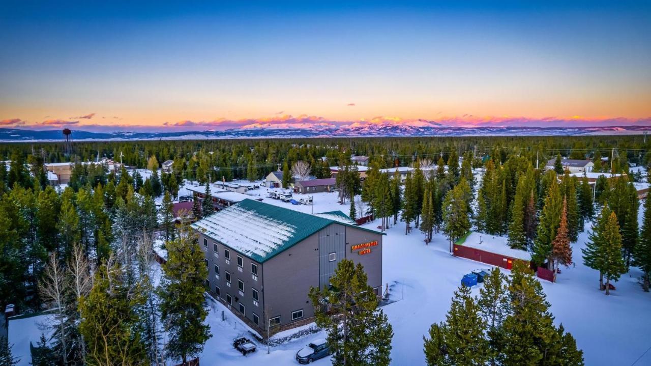 Wagon Wheel Hotel West Yellowstone Exterior photo