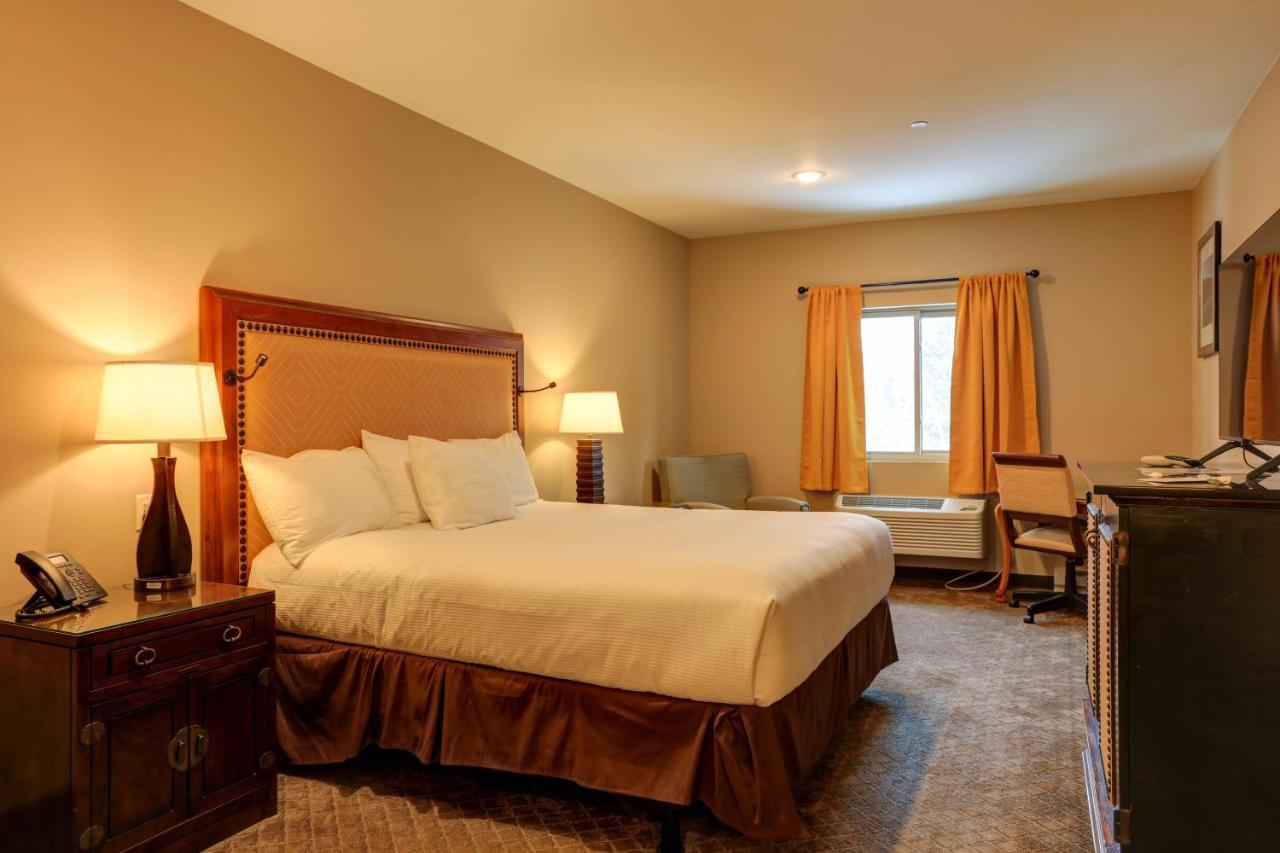Wagon Wheel Hotel West Yellowstone Exterior photo